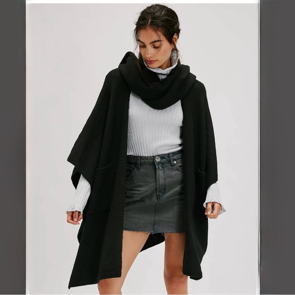 Free People Sweaters - New FREE PEOPLE Ellie Scarf Wrap Duster | Black sweater scarf MSRP $128 OS